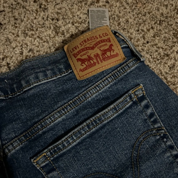 Women’s Levi’s Wedgie Straight - Picture 3 of 3